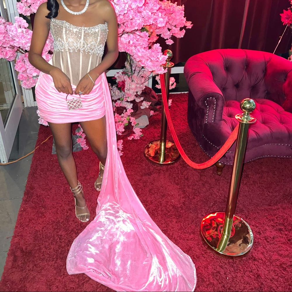 Light pink dress with long side tail as seen on jayda Wayda